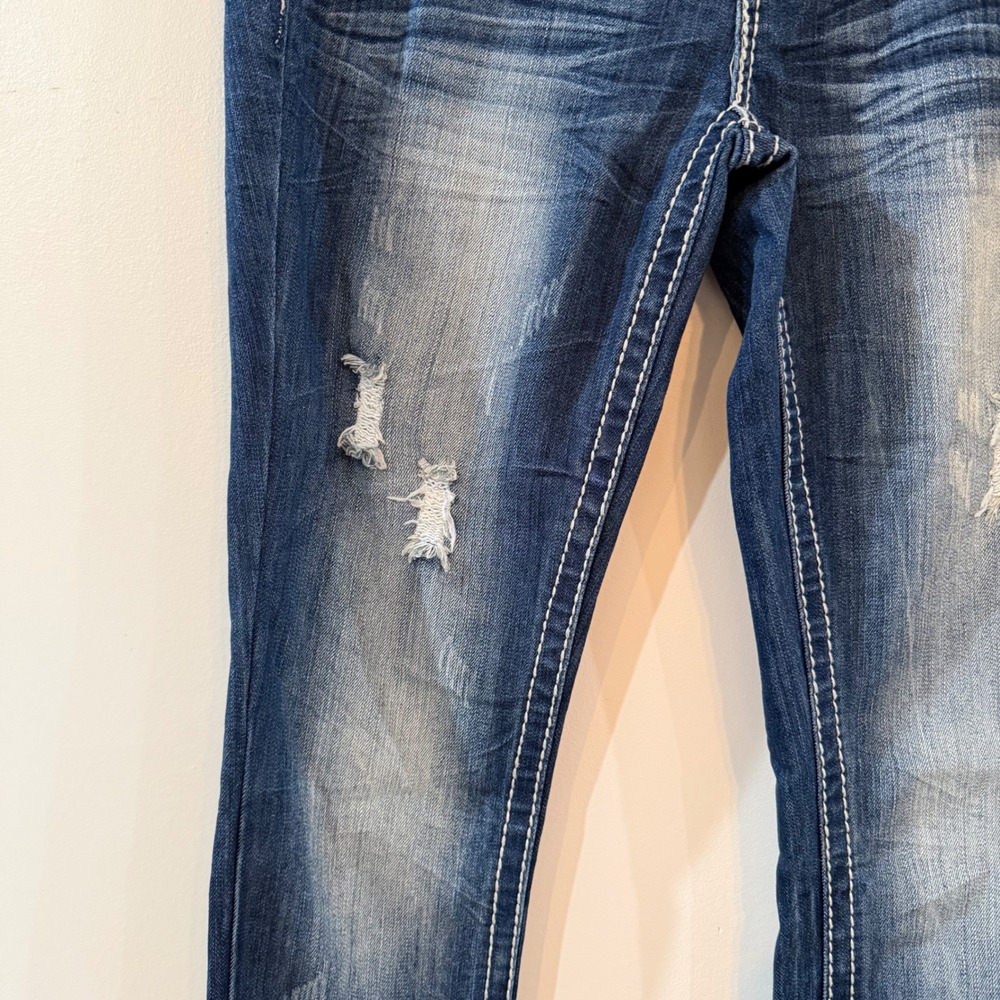 Almost Famous Womens Low Rise Bootcut Distressed Jeans Dark Wash Size 9 Y2K - Picture 9 of 13